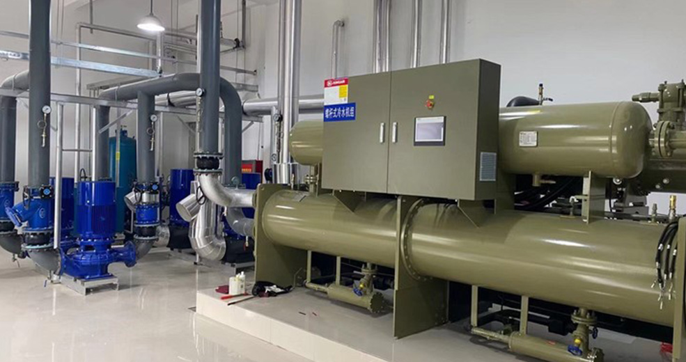 高效螺桿式冷水機(jī)組