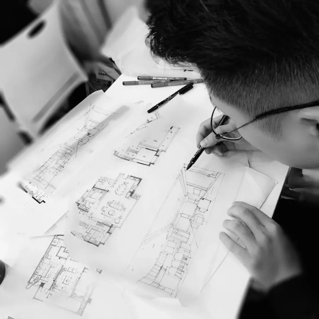 資深設(shè)計師