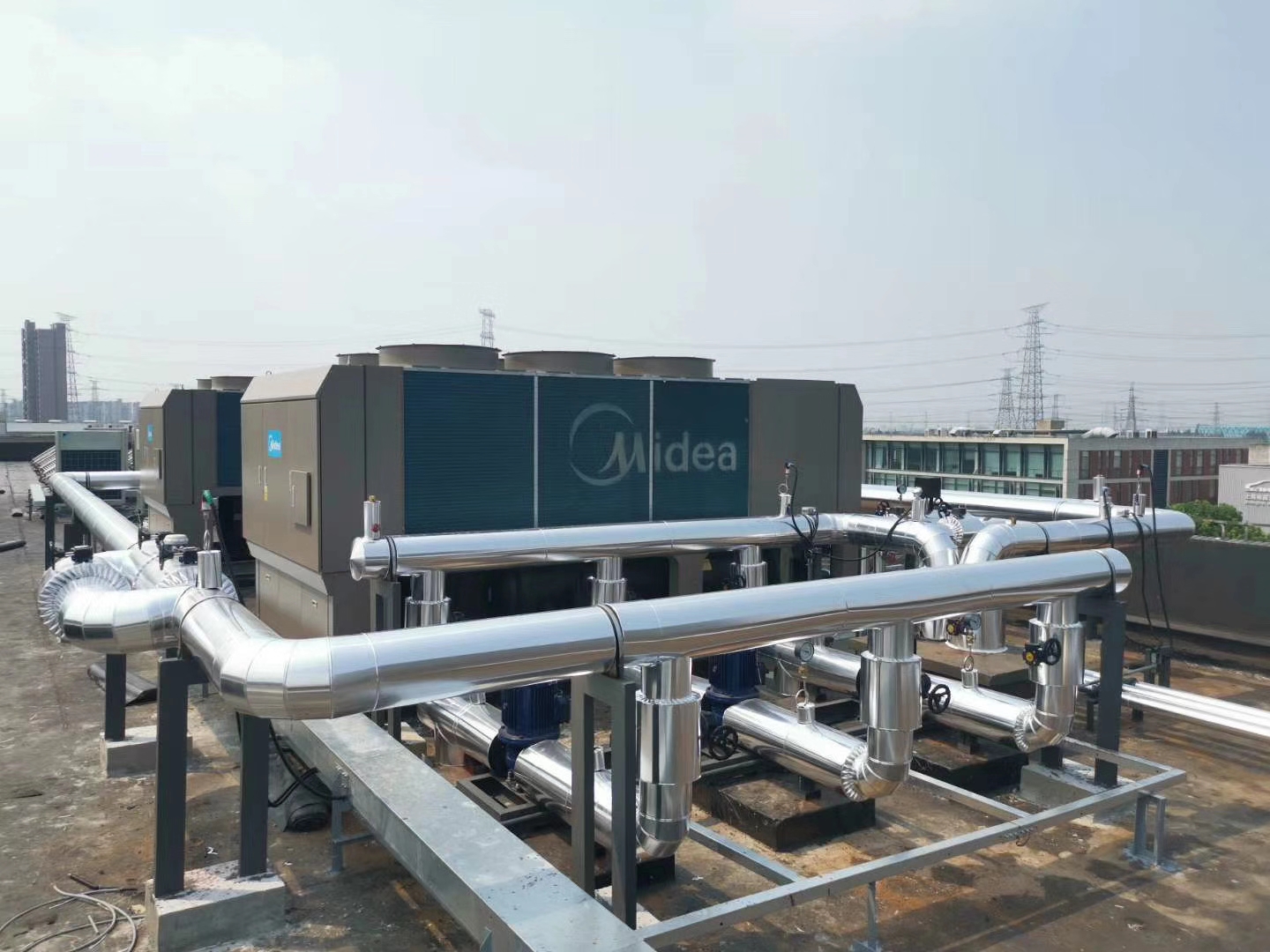 美的風(fēng)冷螺桿機(jī)組